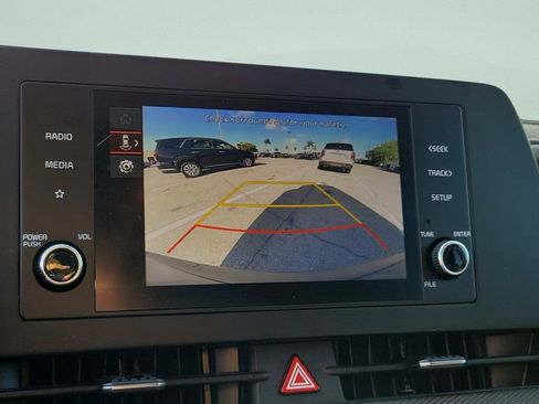 Used 2025 Kia Sportage LX FWD image 20