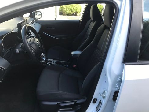 Used 2022 Toyota Corolla SE image 2