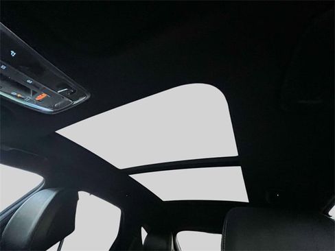 Used 2024 Genesis GV70 2.5T w/ Sport Prestige Package image 39