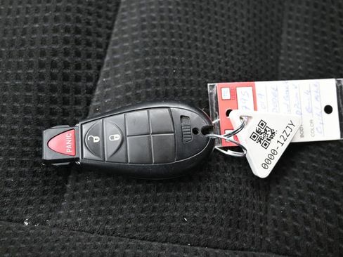 Used 2019 Dodge Grand Caravan SE image 24