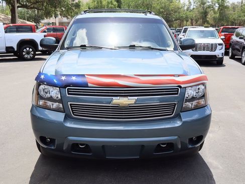 Used 2011 Chevrolet Avalanche LS image 2