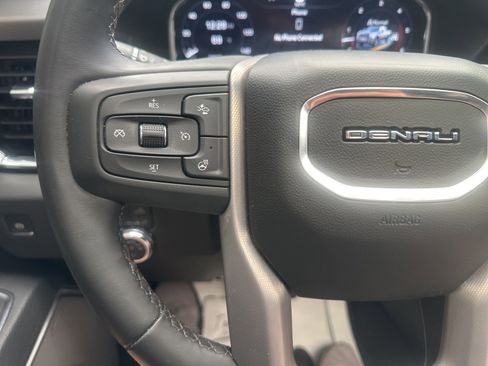 Used 2025 GMC Sierra 3500 Denali w/ Denali Reserve Package AWD/4WD image 35