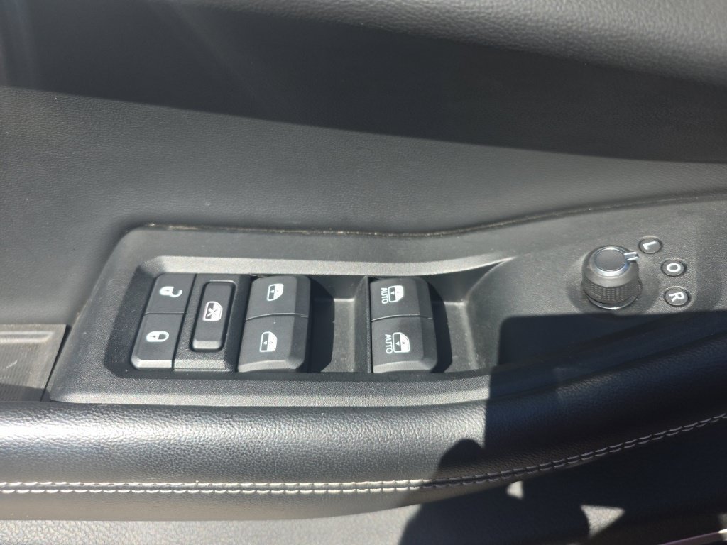 Used 2021 Jeep Grand Cherokee L Laredo w/ Luxury Tech Group I RWD image 9