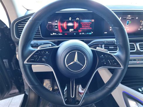 Used 2024 Mercedes-Benz GLS 450 4MATIC image 19