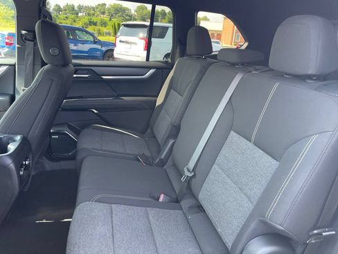 Used 2025 GMC Acadia Elevation FWD image 14