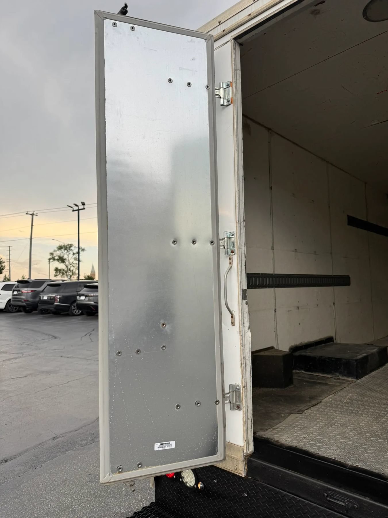 Used 2016 Chevrolet Express 4500 RWD image 10