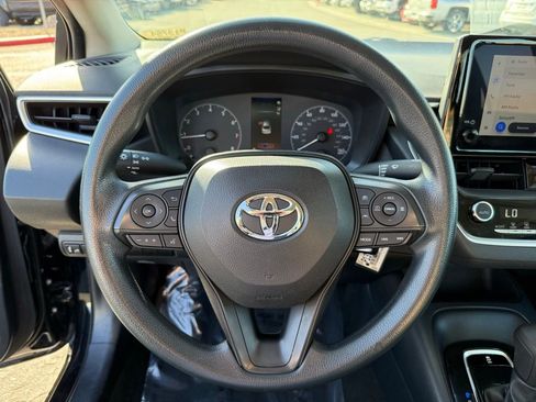 Used 2023 Toyota Corolla LE image 17