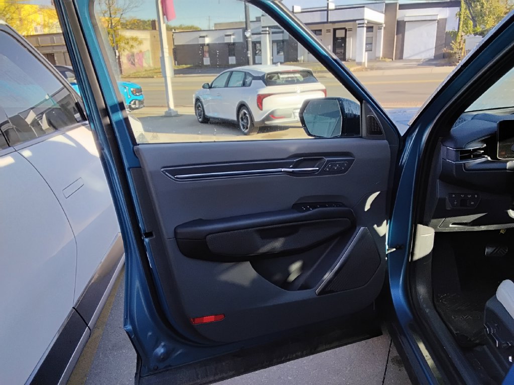 Used 2024 Kia EV9 GT-Line AWD/4WD image 10
