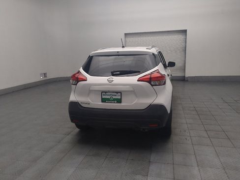 Used 2019 Nissan Kicks S FWD image 7