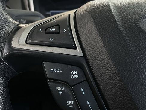 Used 2019 Ford Fusion SE image 25