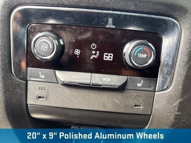 Used 2025 Chevrolet Suburban Premier AWD/4WD image 36