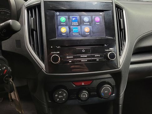 Used 2019 Subaru Crosstrek 2.0i Premium AWD/4WD image 18