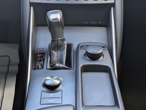 Used 2019 Lexus IS 300 RWD image 19