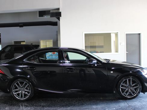 Used 2019 Lexus IS 300 F Sport w/ F Sport Package RWD image 3