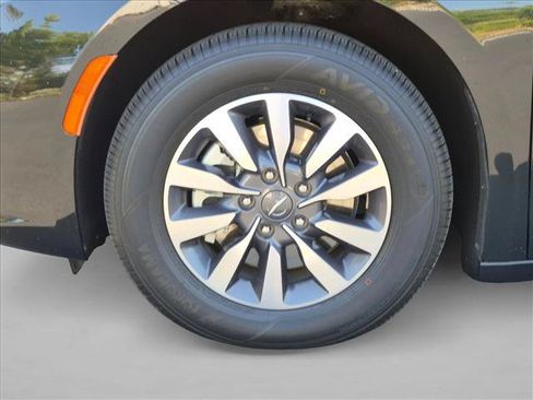Used 2022 Chrysler Pacifica Touring-L FWD image 24