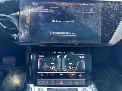 Used 2022 Audi e-tron Premium image 18