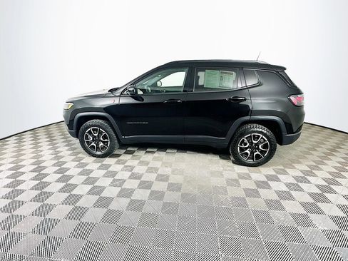 Certified 2025 Jeep Compass Trailhawk w/ Trailhawk Elite Group image 7