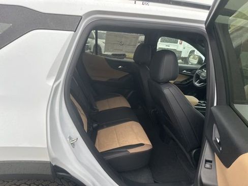 New 2026 Chevrolet Equinox ACTIV w/ Convenience Package III FWD image 31