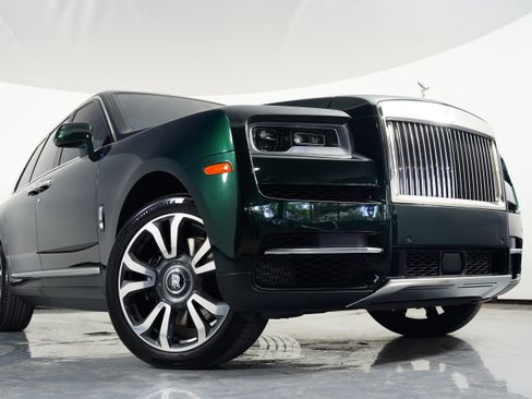 Used 2023 Rolls-Royce Cullinan w/ Cullinan Package image 4