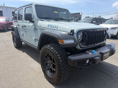 Used 2024 Jeep Wrangler Unlimited AWD/4WD image 8
