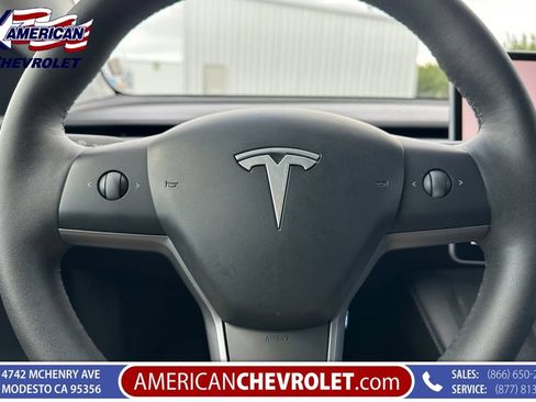 Used 2025 Tesla Model Y Long Range RWD image 31