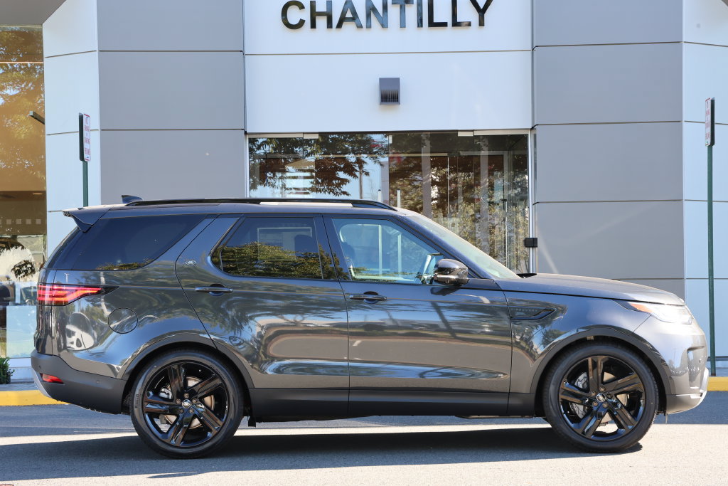 New 2026 Land Rover Discovery S AWD/4WD image 2