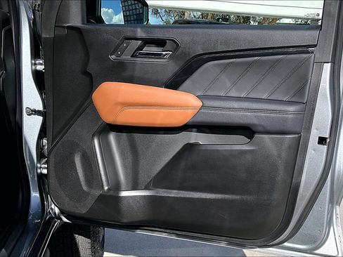 Used 2024 GMC Canyon AT4 w/ Canyon Safety Plus Package image 28