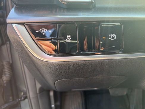 Used 2024 Kia Sportage EX FWD image 13