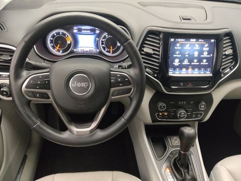 Used 2019 Jeep Cherokee Limited FWD image 22