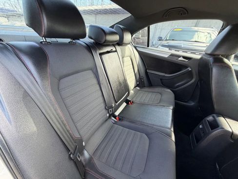Used 2012 Volkswagen Jetta GLI FWD image 20