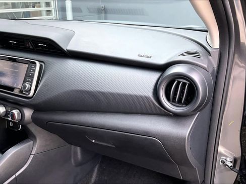 Certified 2025 Nissan Kicks Play S image 16