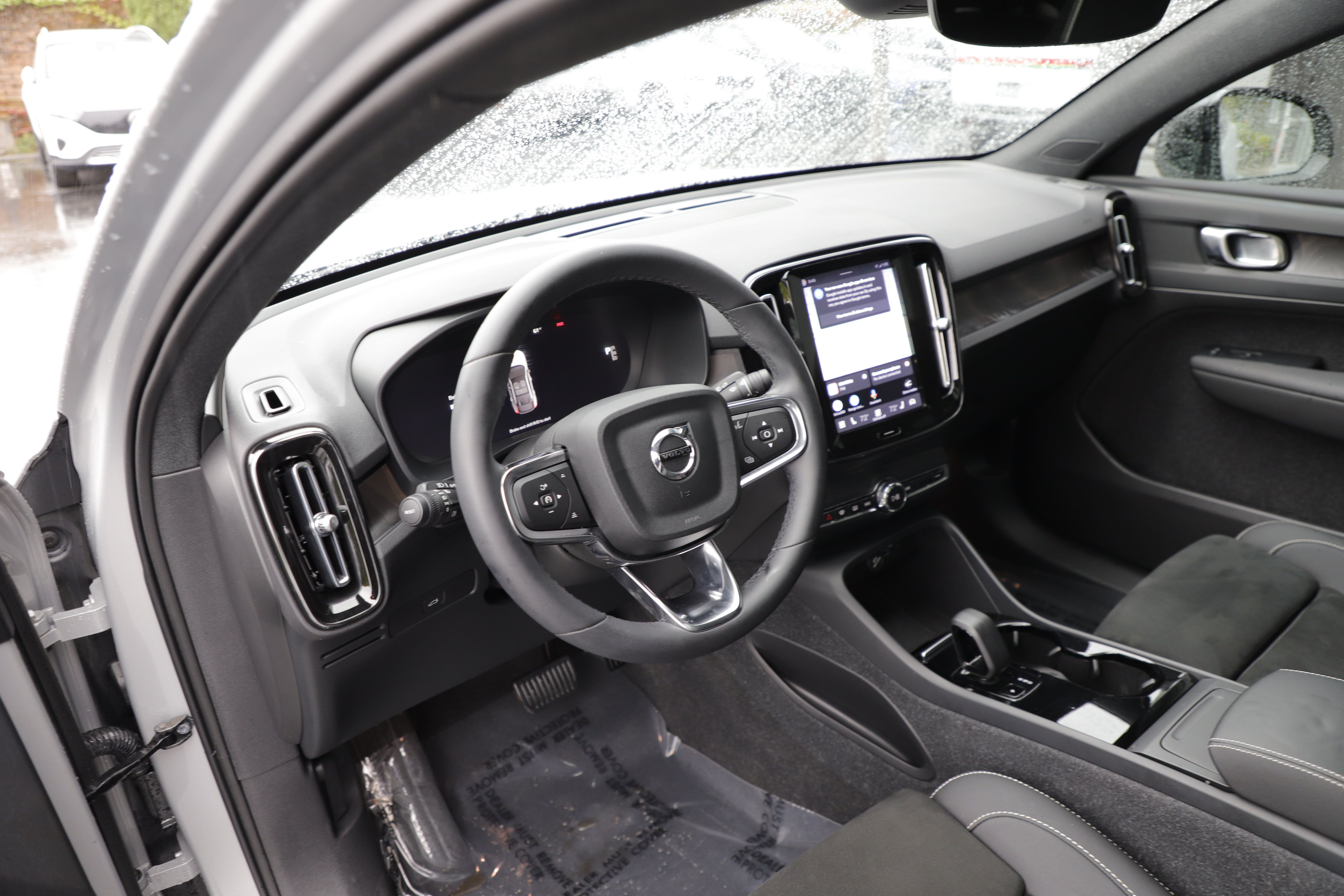 Used 2023 Volvo C40 P8 Recharge Plus AWD/4WD image 17