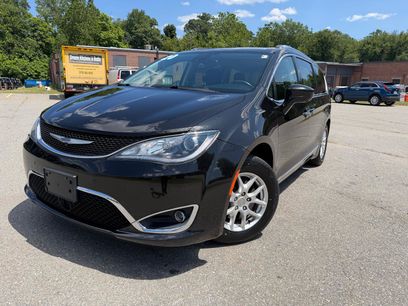 Used 2020 Chrysler Pacifica Touring-L w/ Advanced Safetytec Group
