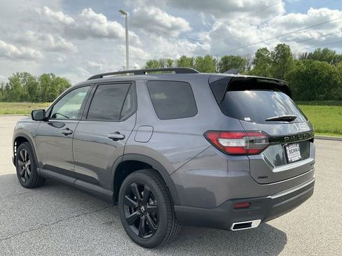 Used 2025 Honda Pilot Black Edition image 16