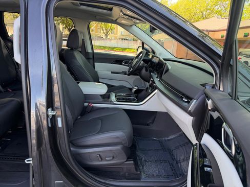 Used 2024 Kia Carnival SX Prestige FWD image 24