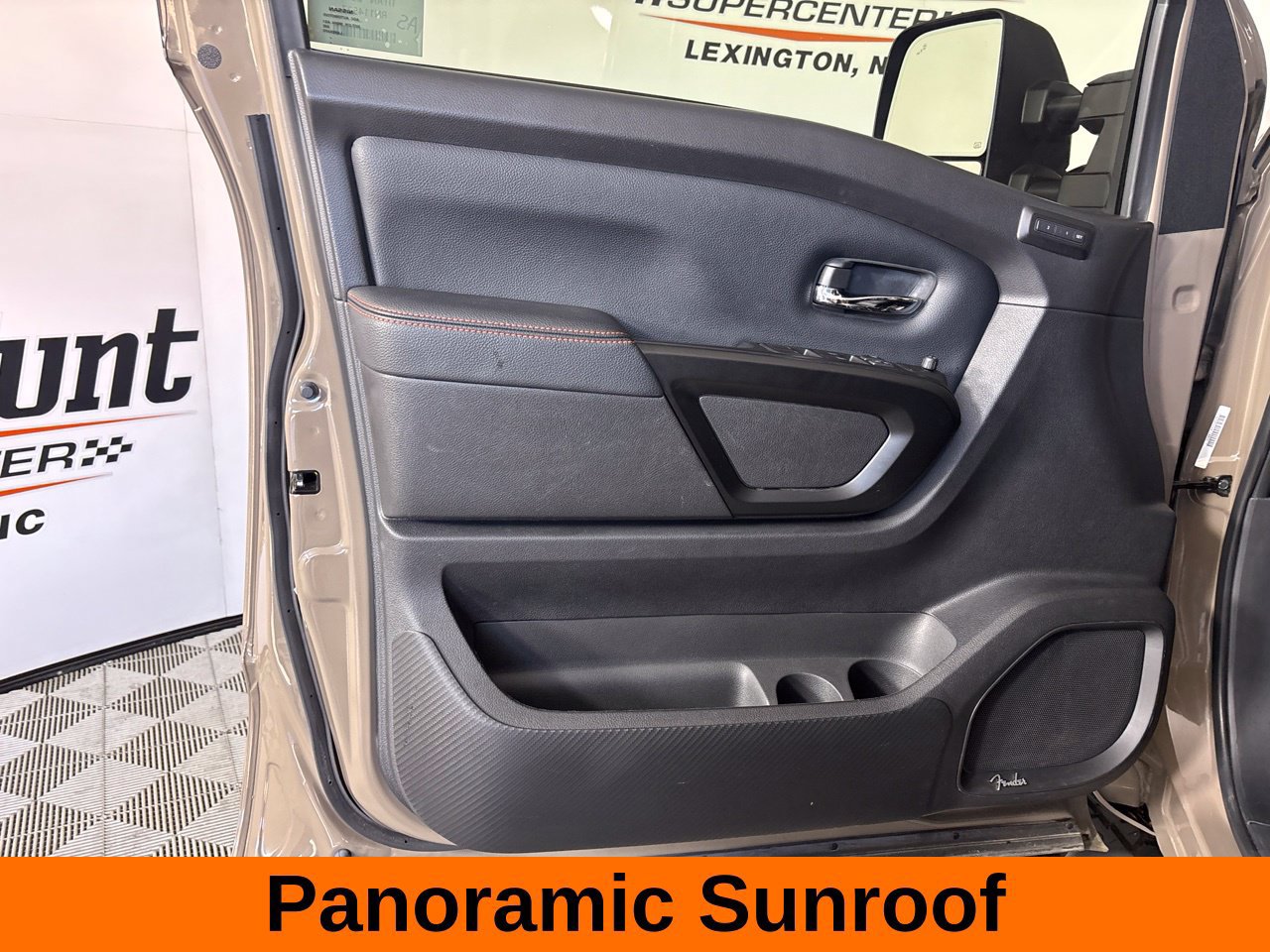 Used 2024 Nissan Titan PRO-4X w/ Pro-4x Convenience Package AWD/4WD image 10