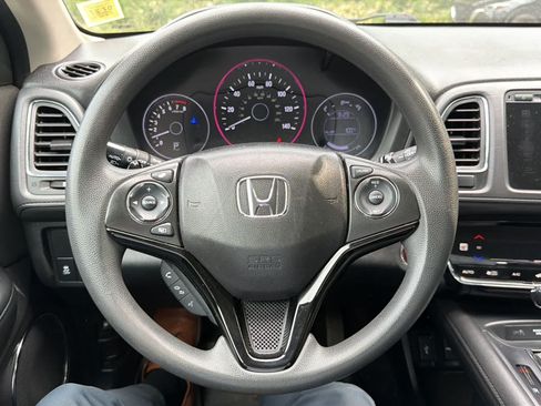 Used 2018 Honda HR-V EX image 10