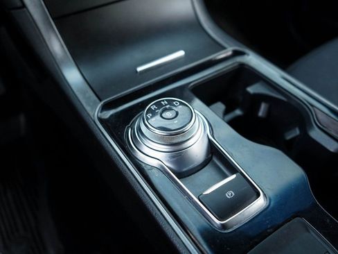 Used 2020 Ford Edge SE image 24