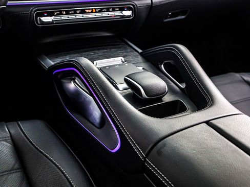 Used 2024 Mercedes-Benz GLE 450 4MATIC image 7