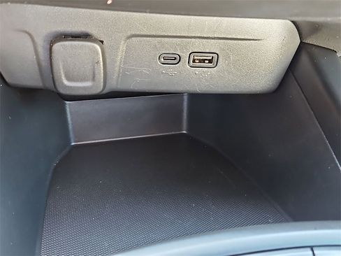 Certified 2024 Chevrolet Trax RS w/ Driver Confidence Package image 33