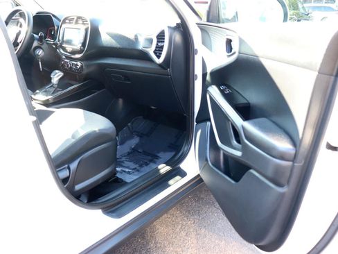 Used 2023 Kia Soul LX FWD image 15