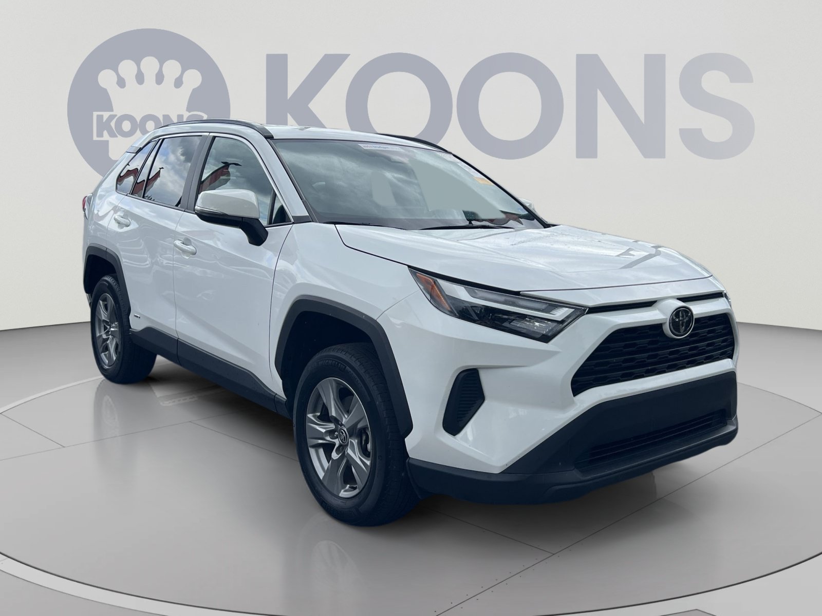 Used 2025 Toyota RAV4 XLE AWD/4WD image 10