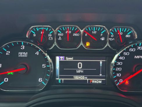 Used 2015 Chevrolet Suburban LT AWD/4WD image 31