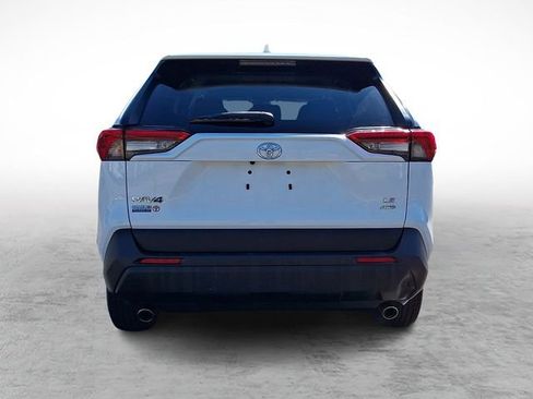 Used 2022 Toyota RAV4 LE image 5