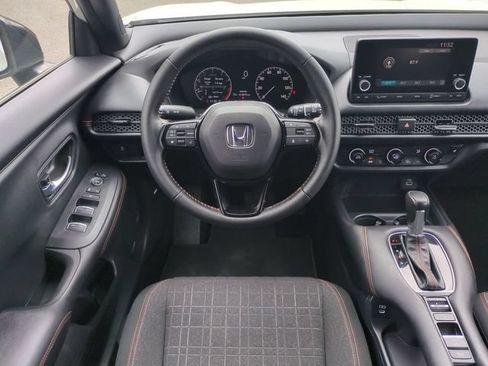 Used 2025 Honda HR-V Sport image 16
