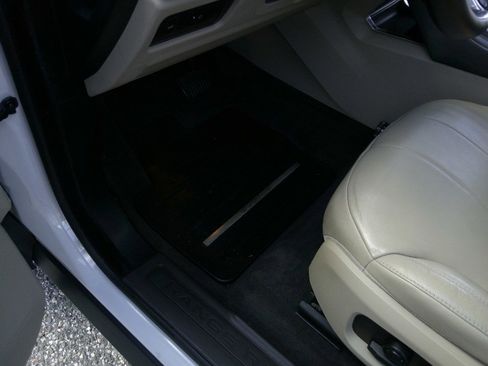 Used 2018 Land Rover Range Rover Evoque SE Premium image 70