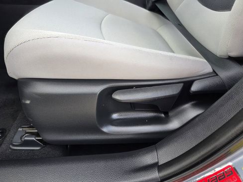 Used 2022 Toyota Corolla LE image 14