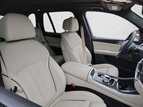 Used 2024 BMW X5 M60i AWD/4WD image 15