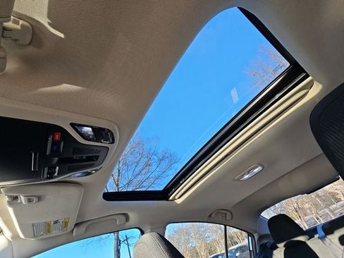 Used 2023 Subaru Legacy Premium image 18