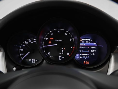 Certified 2024 Porsche Macan Turbo AWD/4WD image 36